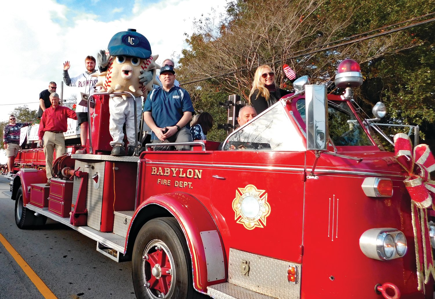 Photos Christmas Parade closes out Lexington's Snowball Festival